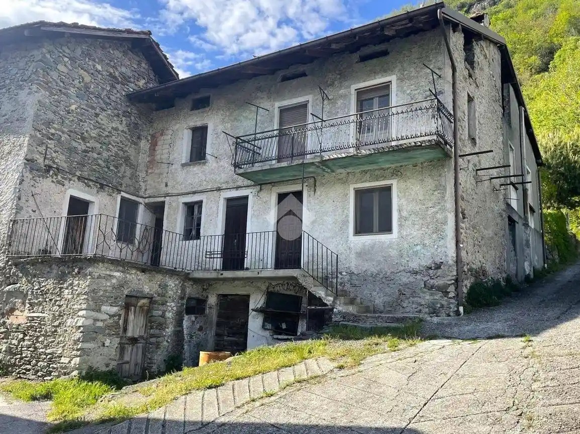 Rustico - Casale in vendita a Dubino