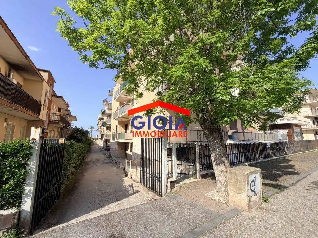Appartamento in affitto a Mondragone