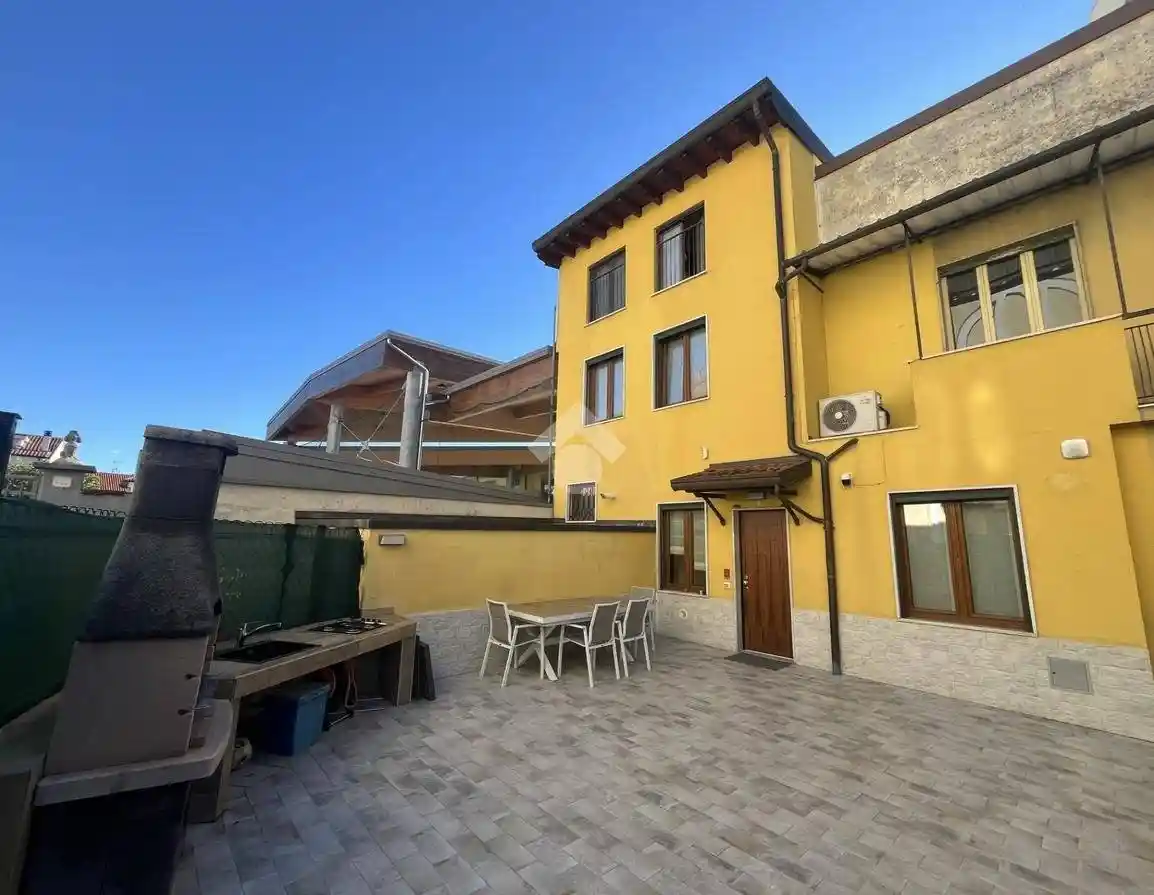 Appartamento in vendita a Bareggio