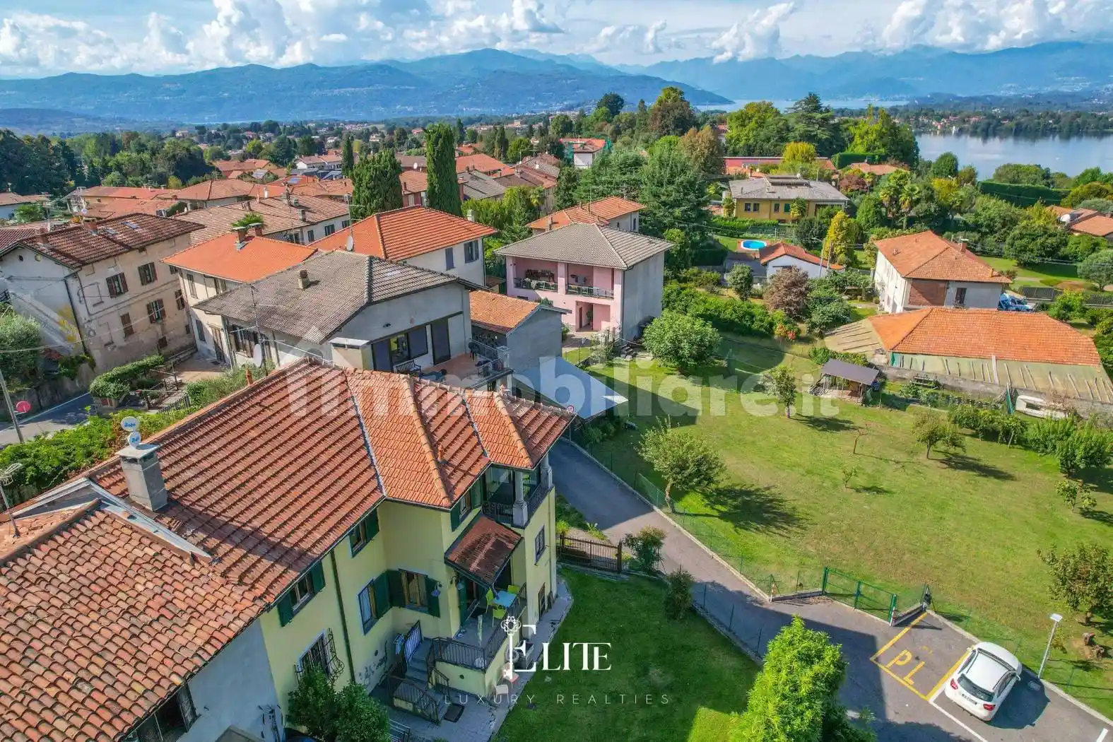 Villa in vendita a Cadrezzate con Osmate