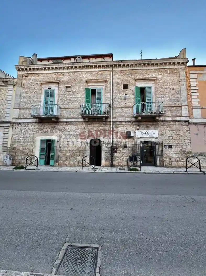 Palazzo - Edificio in vendita a Palo del Colle