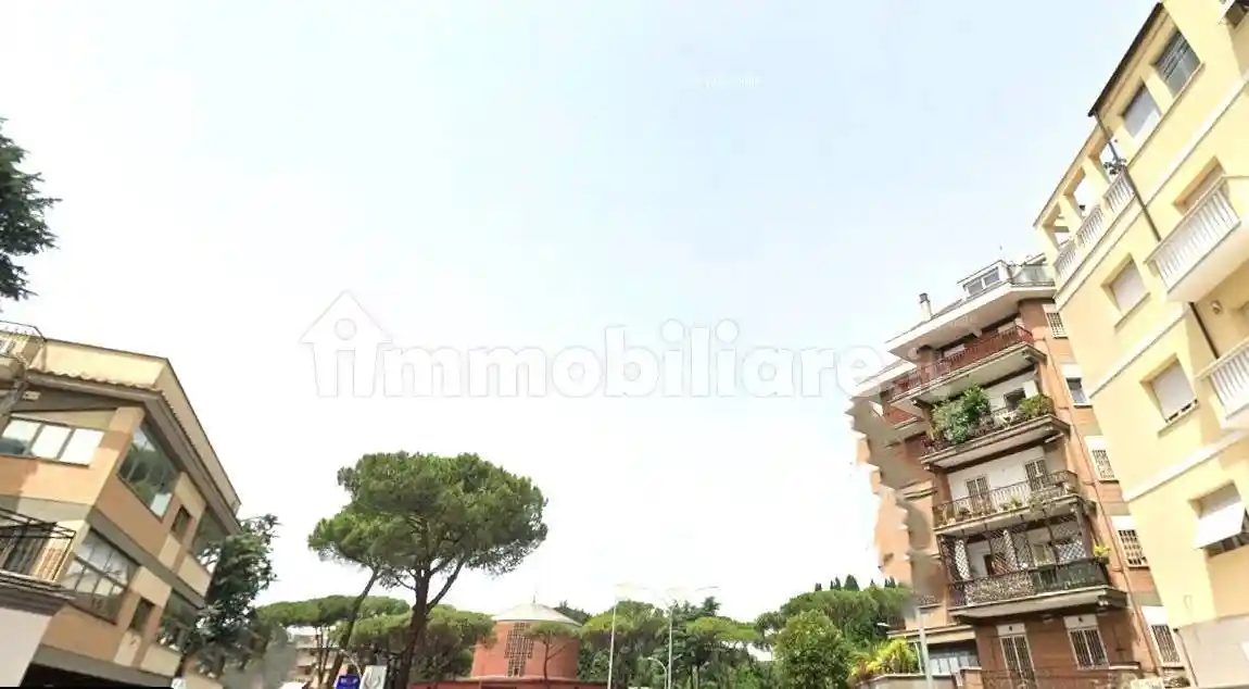 Palazzo - Edificio in vendita a Roma