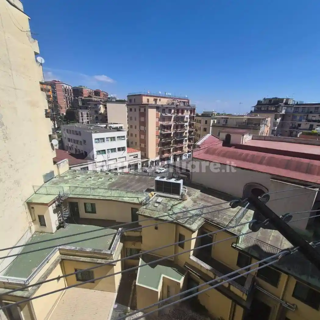 Palazzo - Edificio in affitto a Napoli
