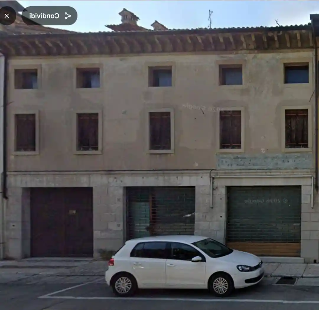 Palazzo - Edificio in vendita a Vittorio Veneto