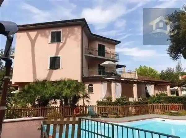 Appartamento in affitto a Massa