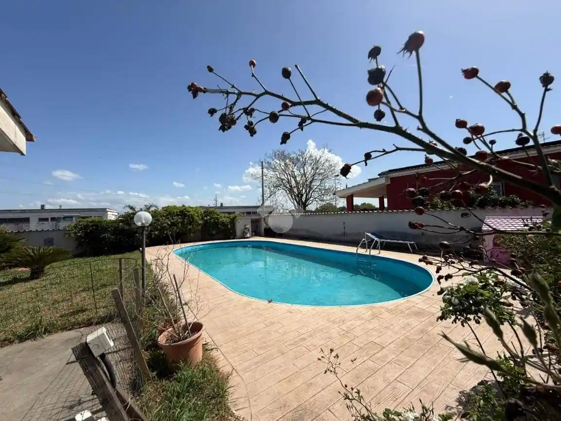 Villa in vendita a Nettuno