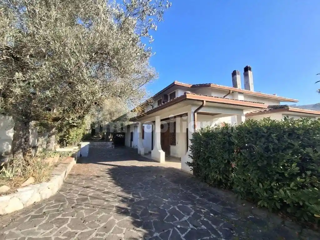 Villa in vendita a Perugia