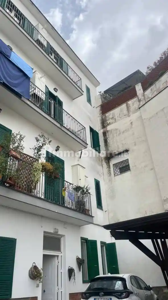 Appartamento in vendita a Napoli