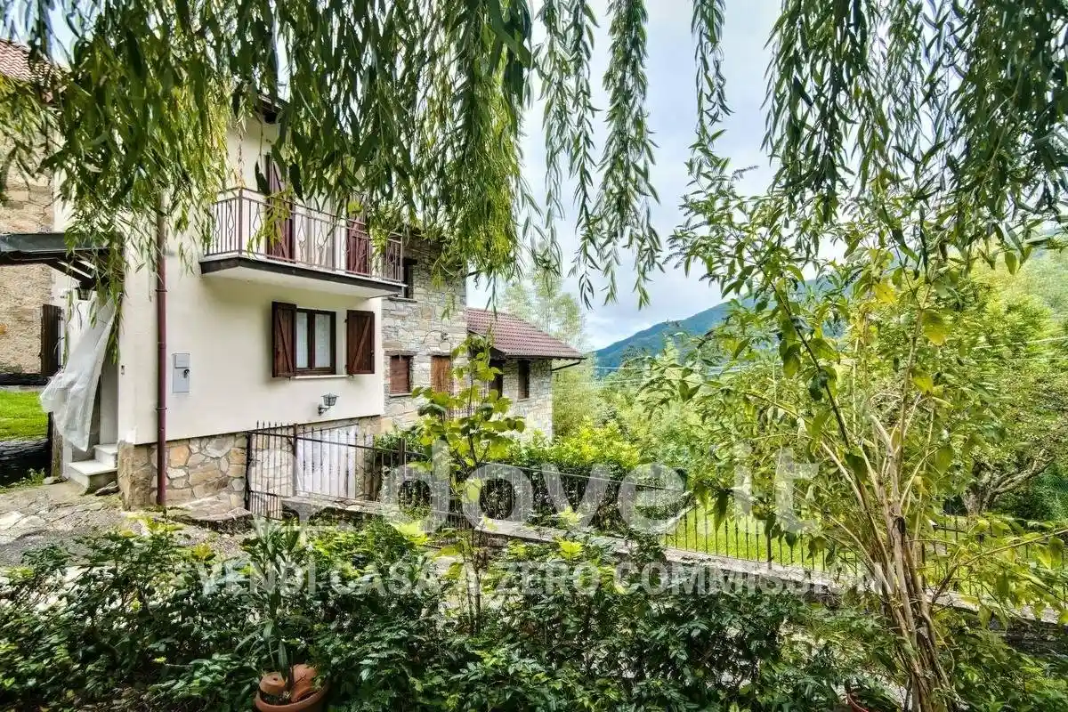 Casa indipendente in vendita a Brallo di Pregola