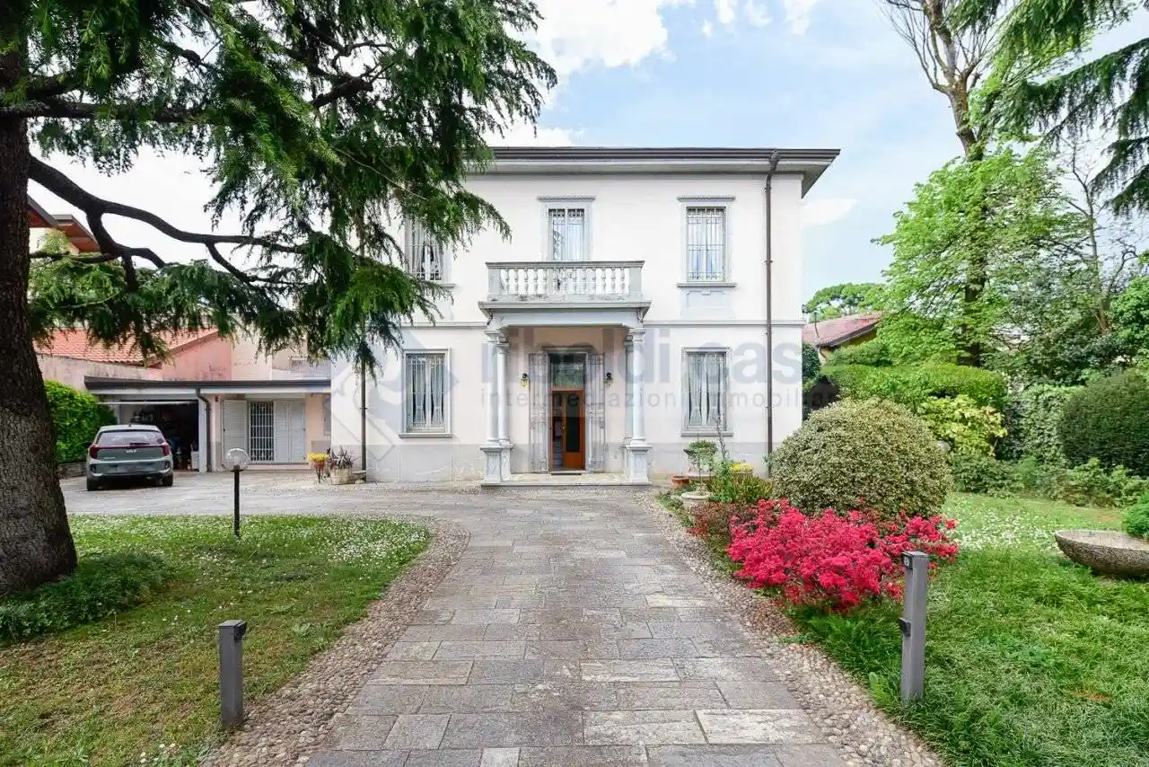 Villa in vendita a Seregno