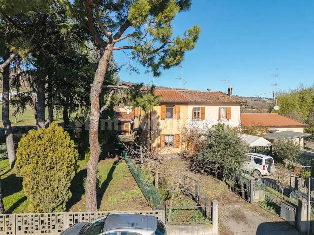 Casa indipendente in vendita a Imola
