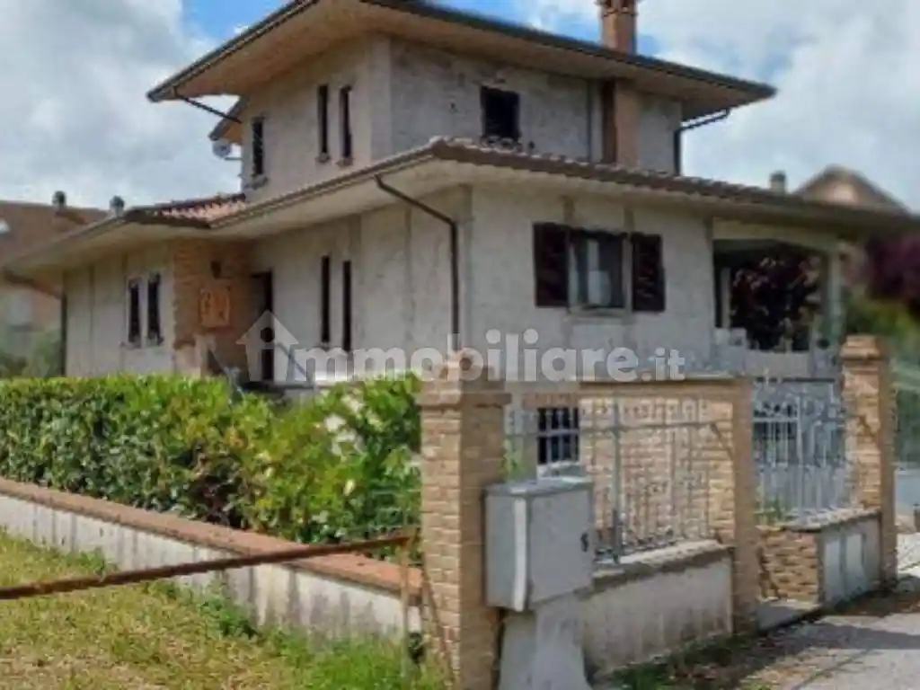 Villa in vendita a Gualdo Tadino