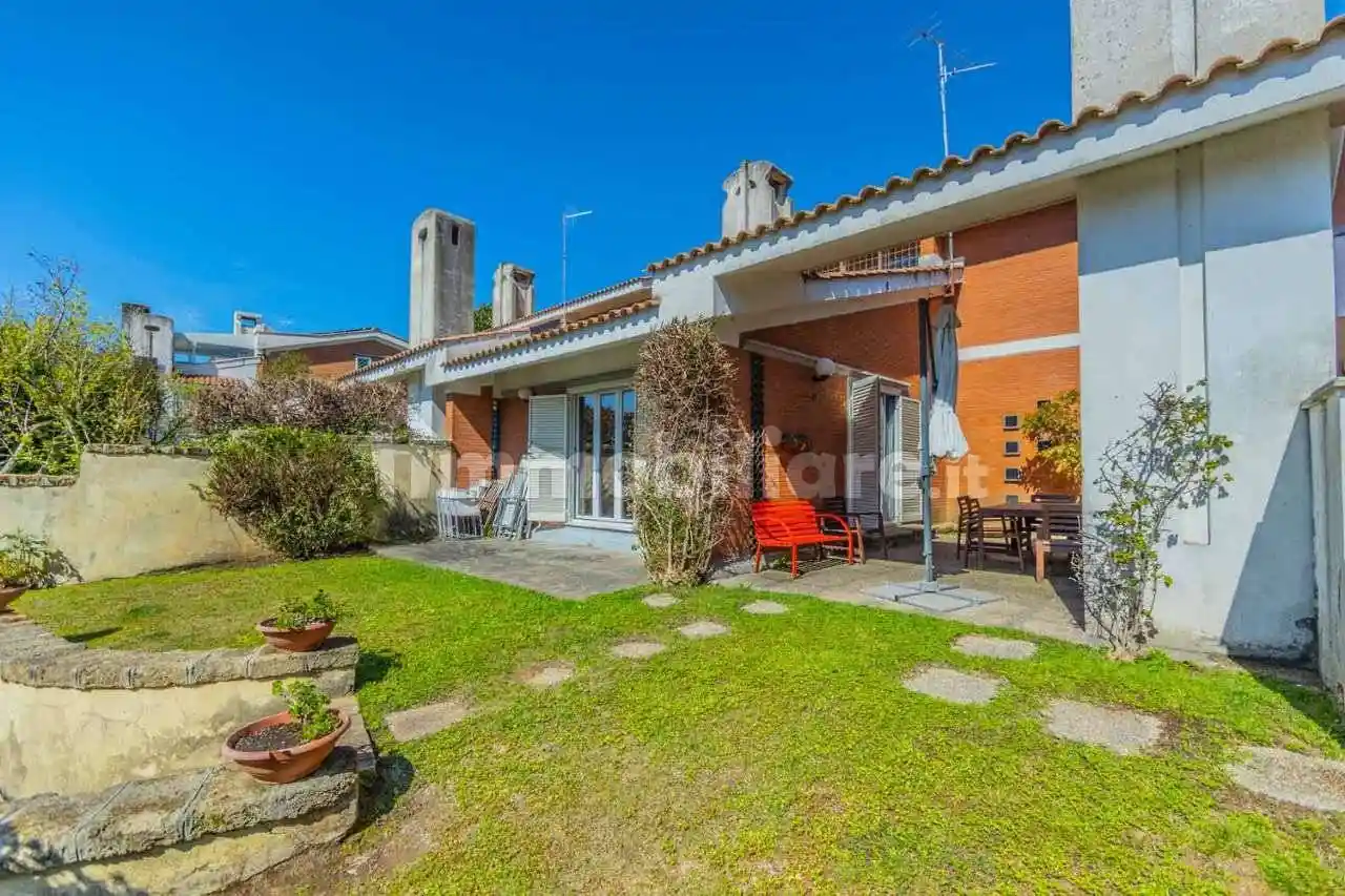 Villetta a schiera in vendita a Ardea