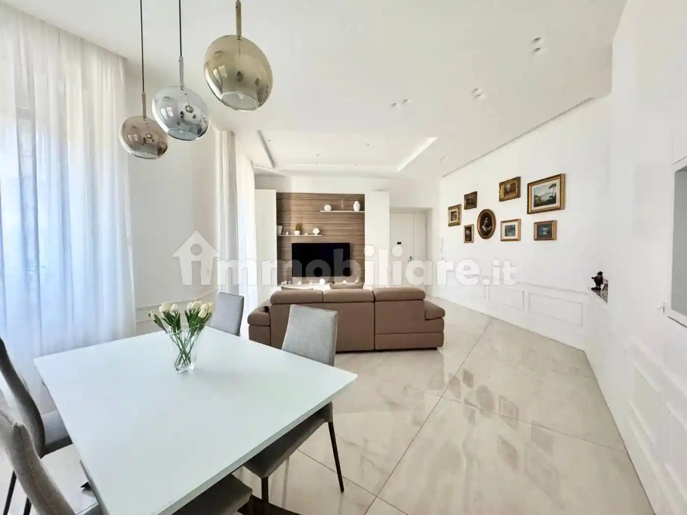 Appartamento in vendita a Napoli