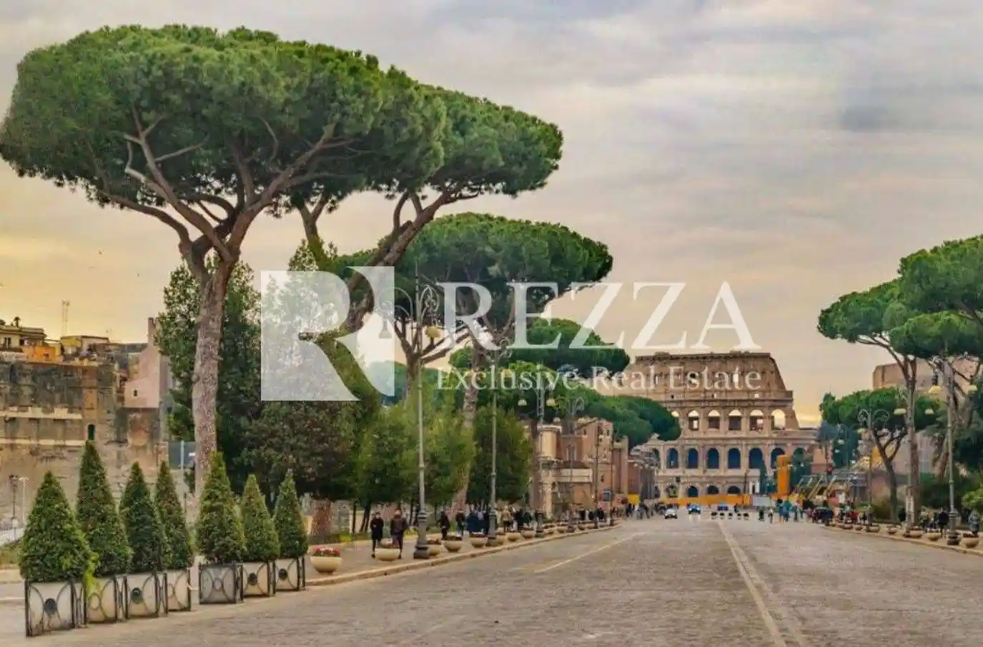 Palazzo - Edificio in vendita a Roma