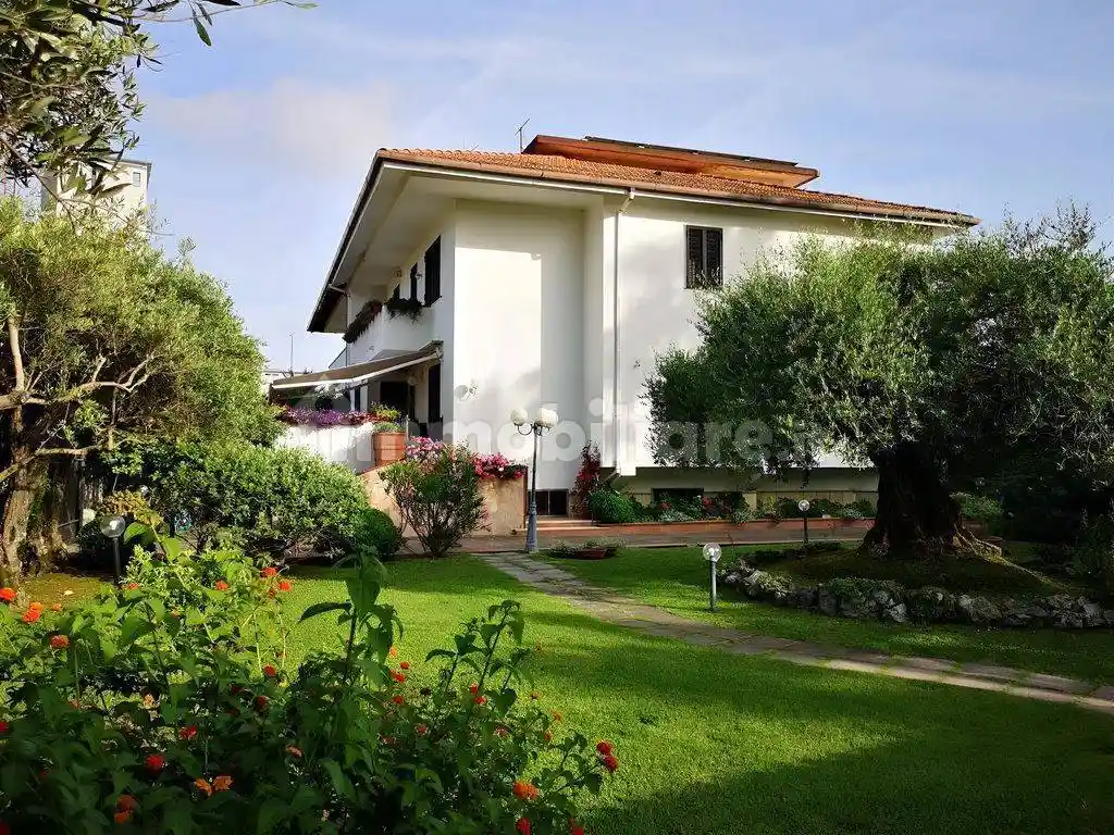 Villa in affitto a Salerno