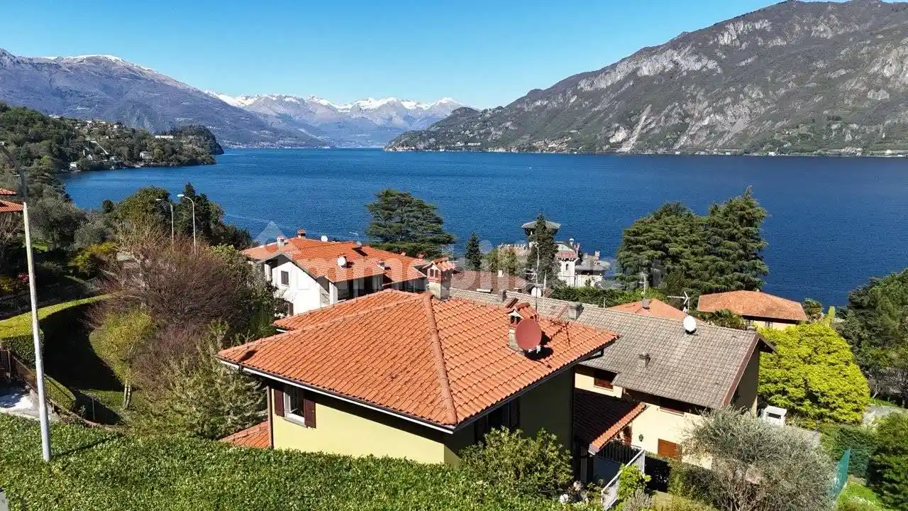 Villa in vendita a Oliveto Lario