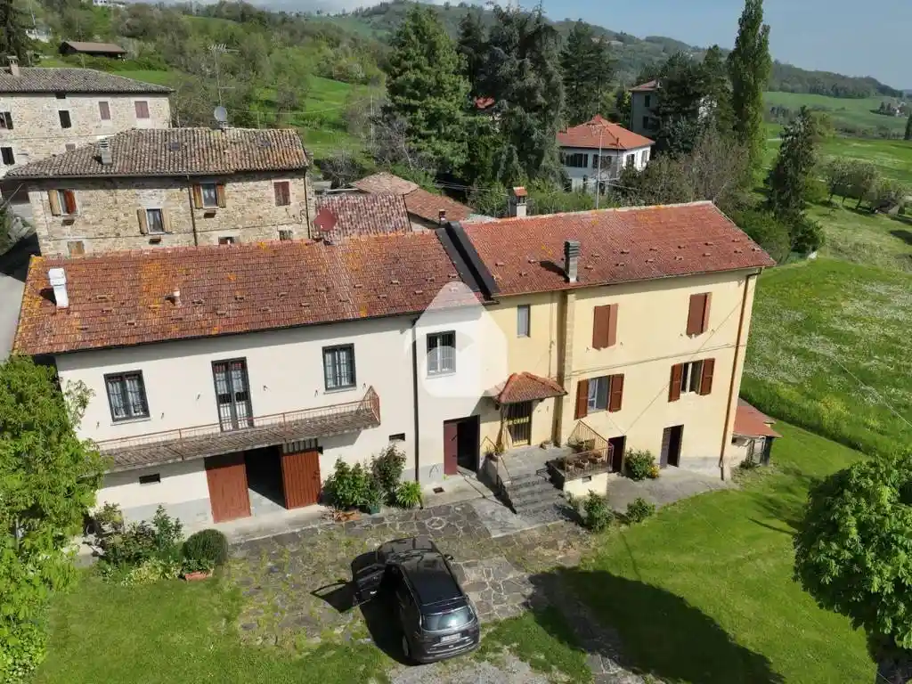 Rustico - Casale in vendita a Tizzano Val Parma