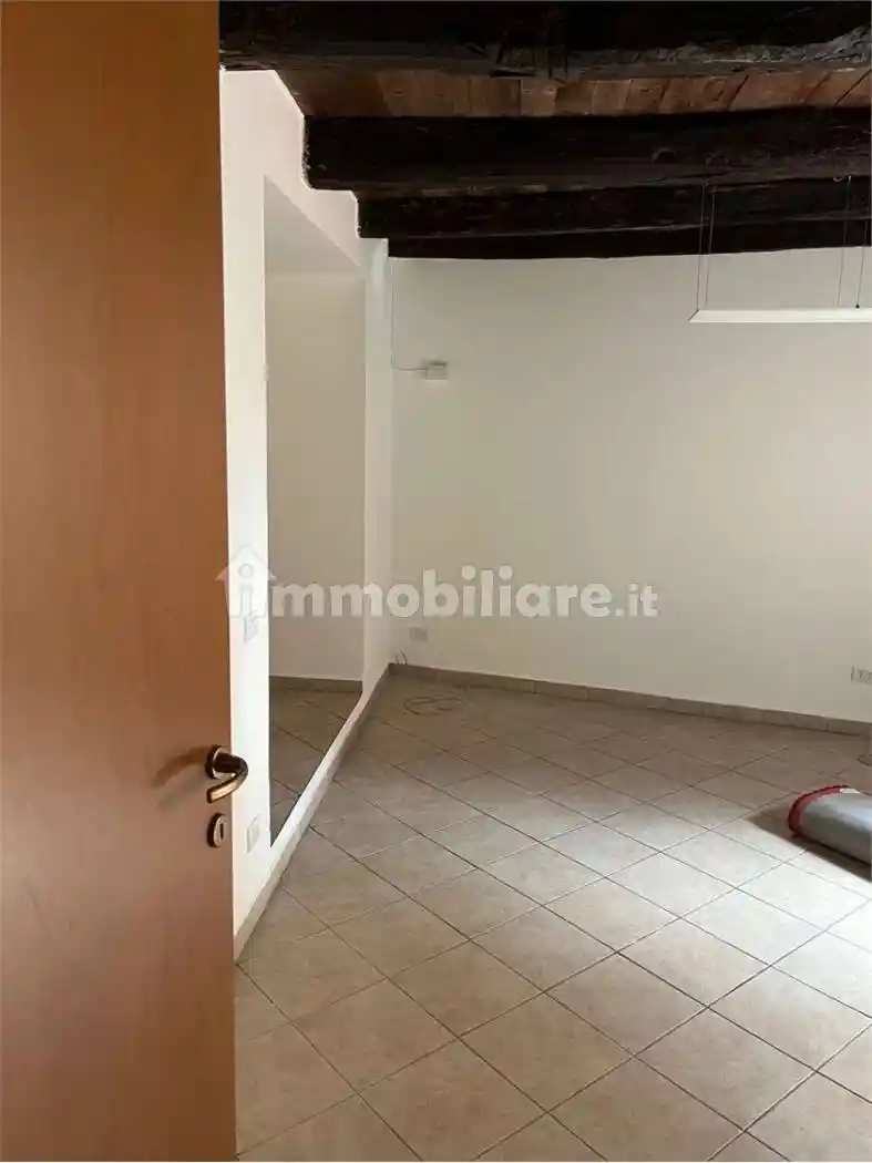 Appartamento in affitto a Capiago Intimiano