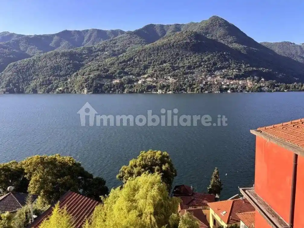 Appartamento in vendita a Carate Urio