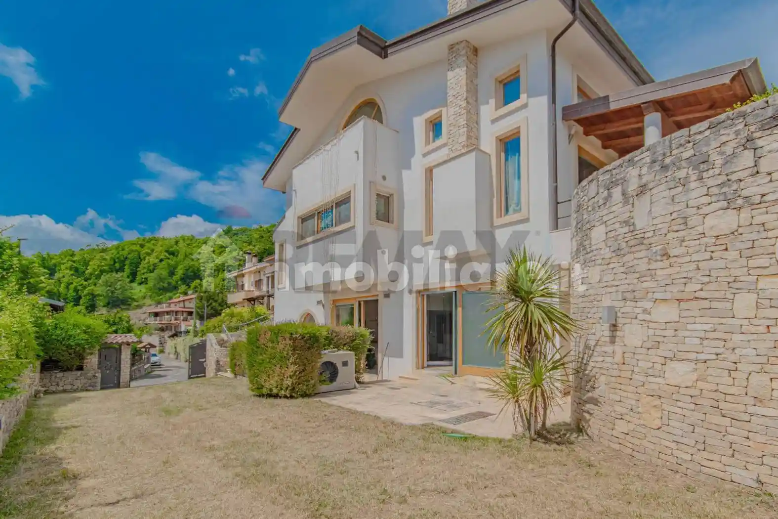 Villa in vendita a Cerisano