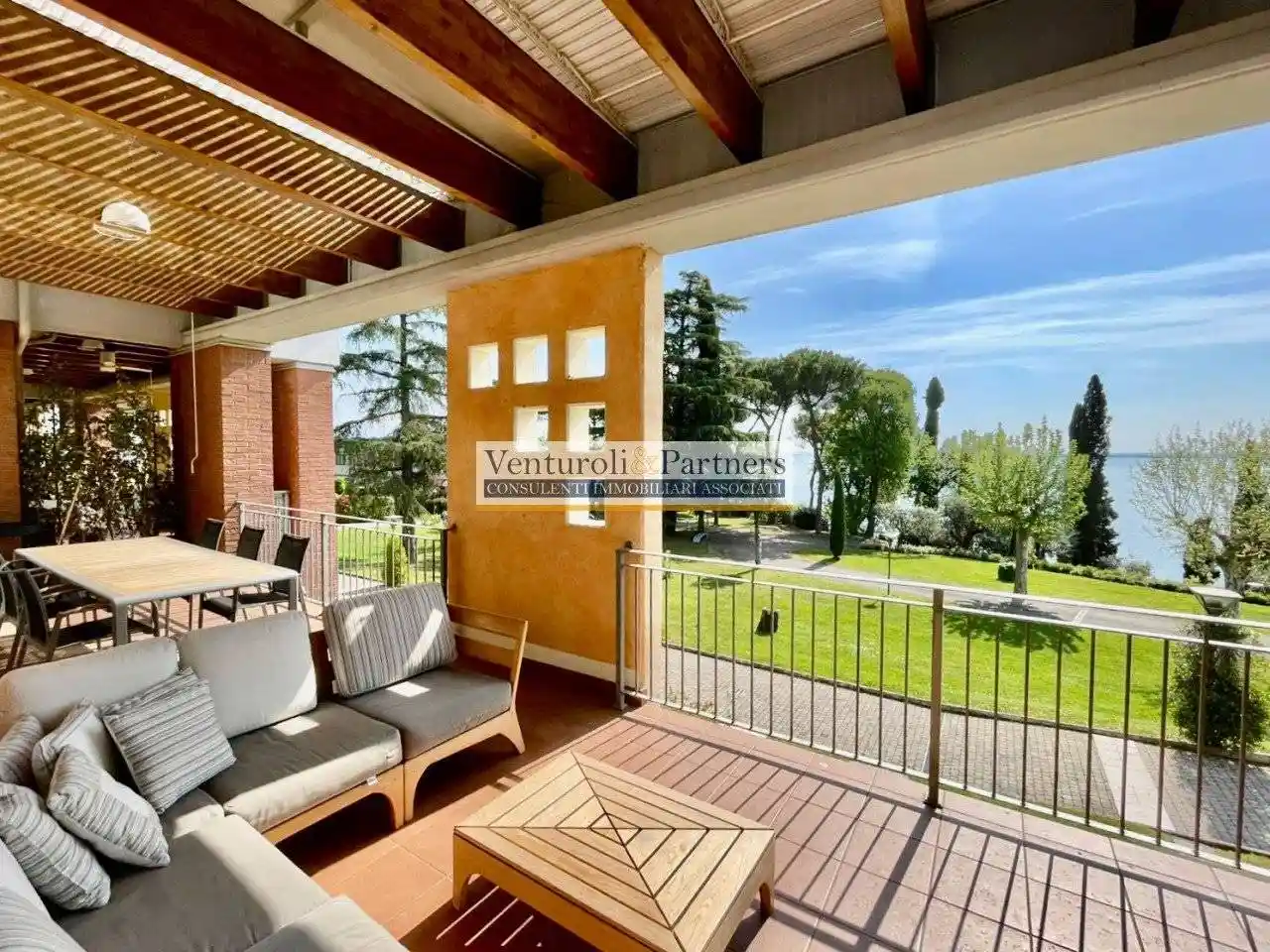 Appartamento in vendita a Padenghe sul Garda