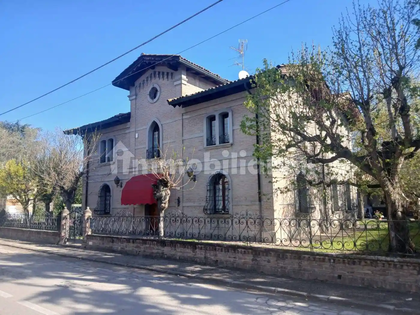 Villa in vendita a Terre del Reno