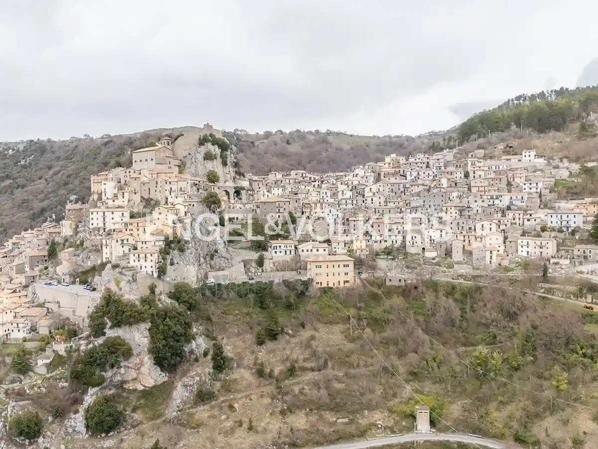 Appartamento in vendita a Cervara di Roma