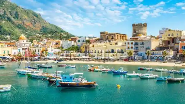Palazzo - Edificio in vendita a Ischia