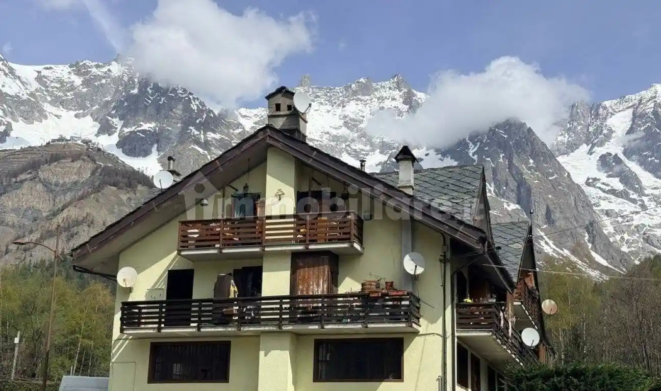 Appartamento in vendita a Courmayeur
