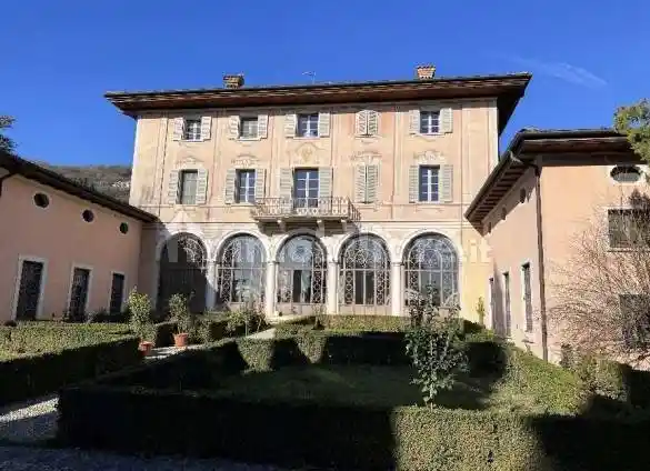 Villa in vendita a Brescia