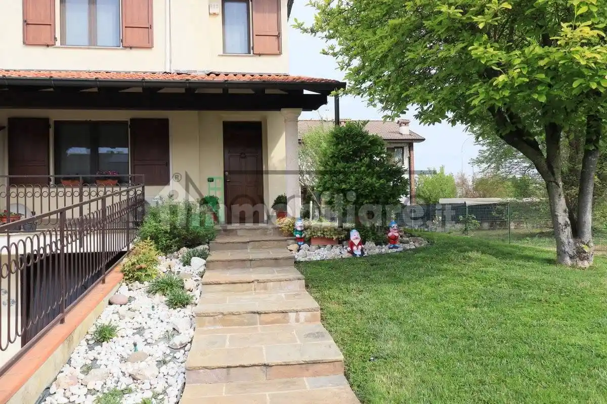 Villetta a schiera in vendita a Codogno