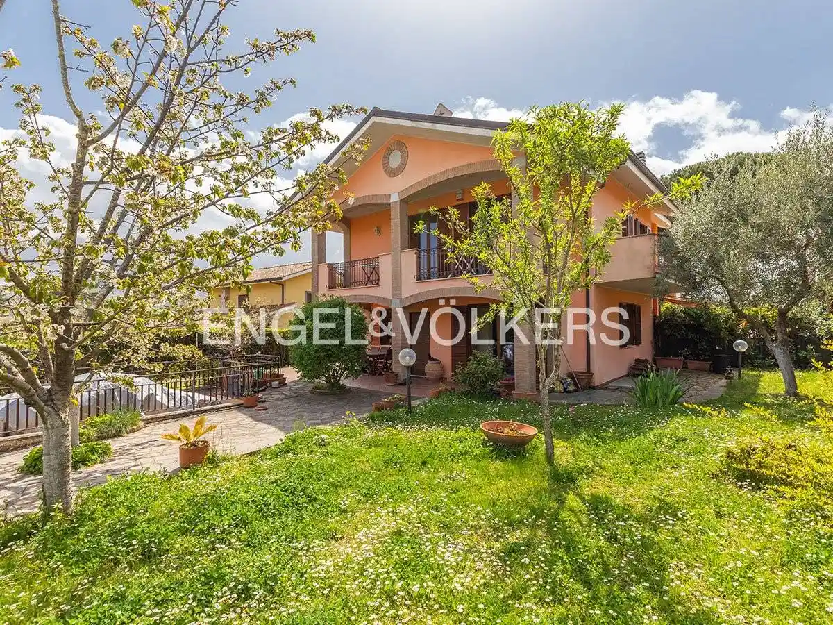 Villa in vendita a Grottaferrata