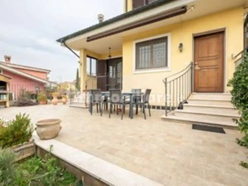 Villa in vendita a Guidonia Montecelio