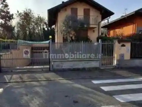 Villa in vendita a Vanzago