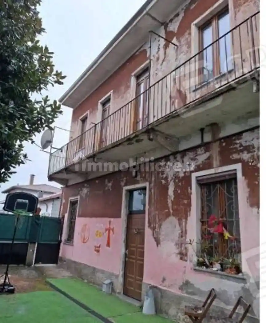 Villa in vendita a Busto Arsizio