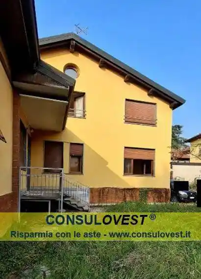Villa in vendita a Vergiate