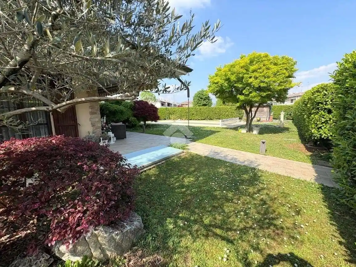 Villa in vendita a Castelli Calepio