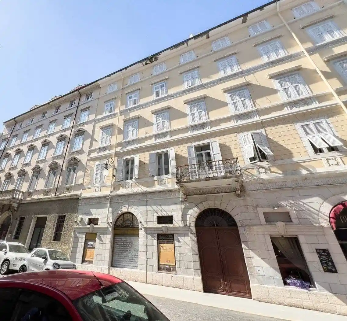 Appartamento in vendita a Trieste