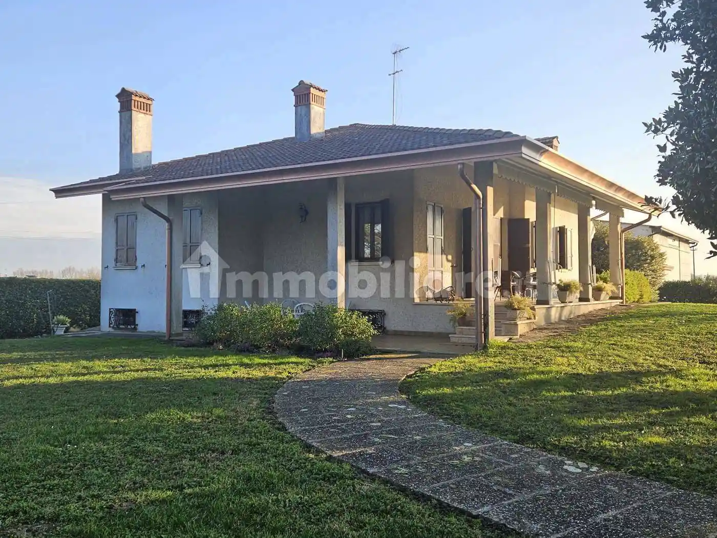 Villa in vendita a Correzzola