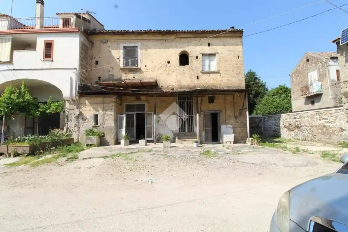 Rustico - Casale in vendita a Caserta