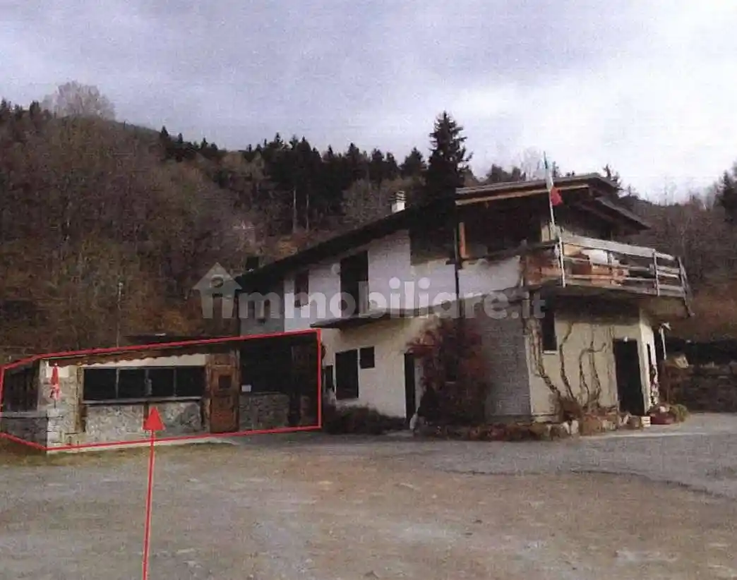 Palazzo - Stabile in vendita a Cevo