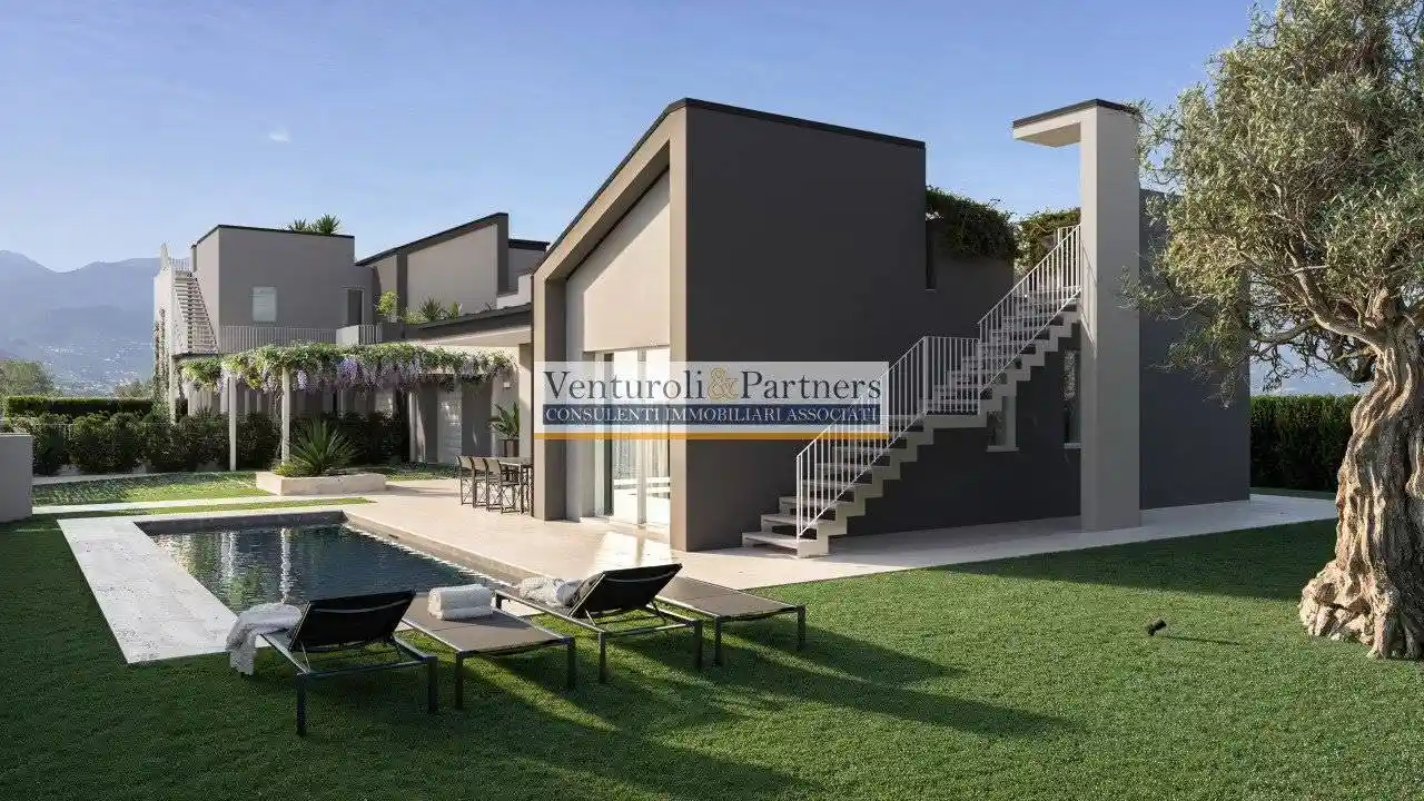 Villa in vendita a Moniga del Garda
