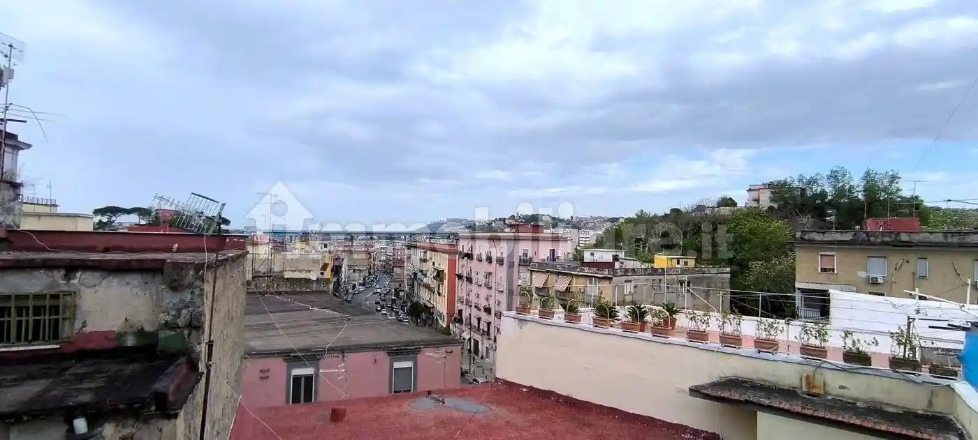 Appartamento in vendita a Napoli