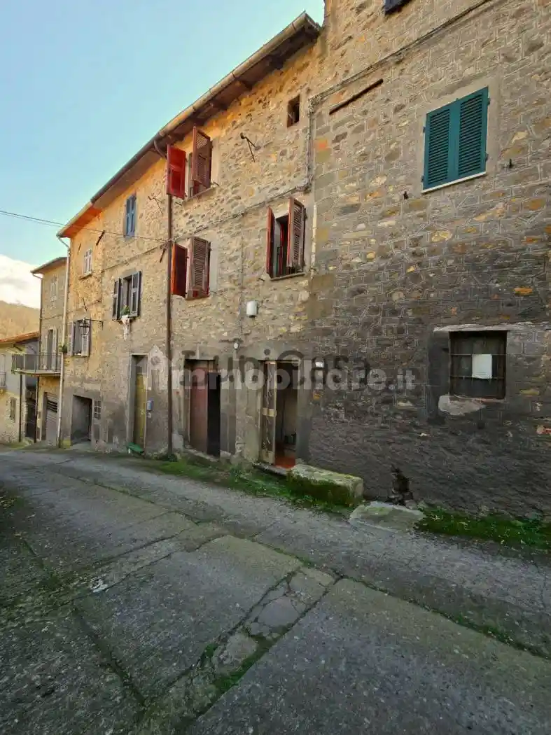 Casa indipendente in vendita a Filattiera