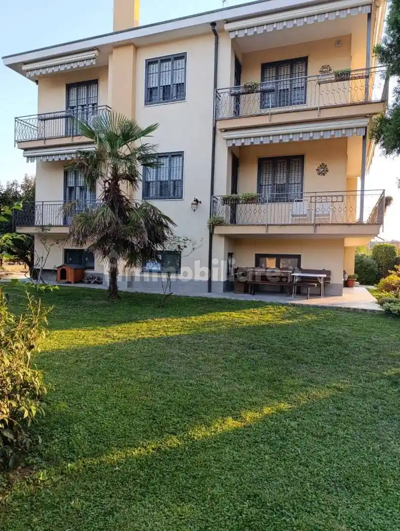 Villa in vendita a Cambiago
