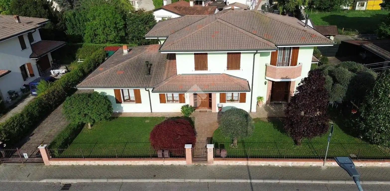 Villa in vendita a Marmirolo