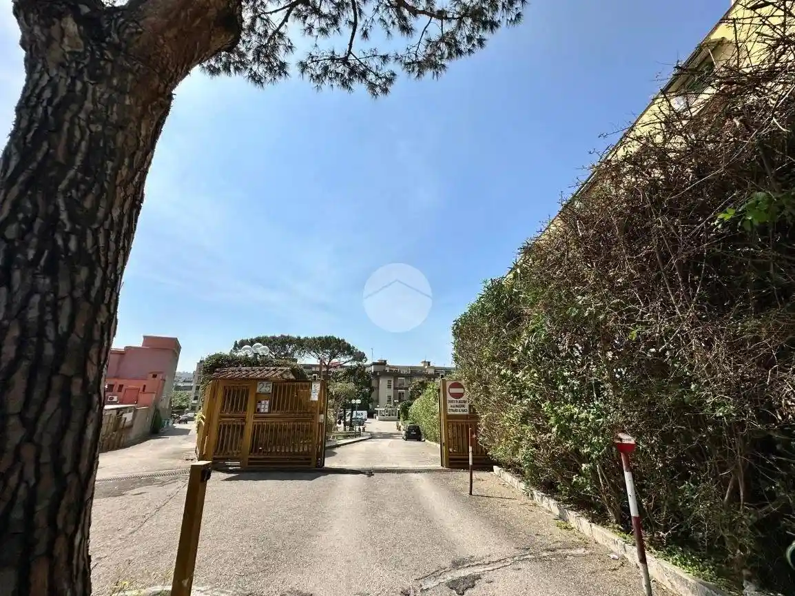 Appartamento in vendita a Napoli