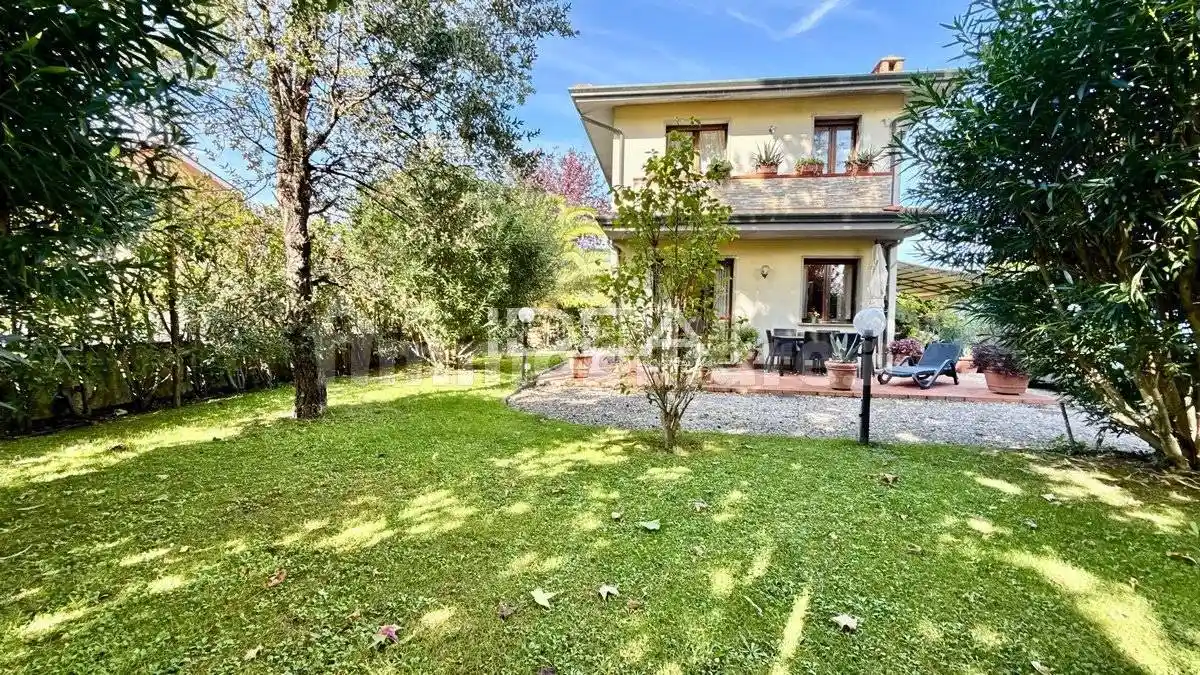 Villa in vendita a Lucca