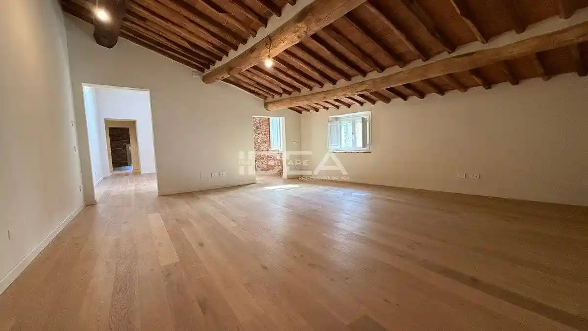 Appartamento in vendita a Lucca